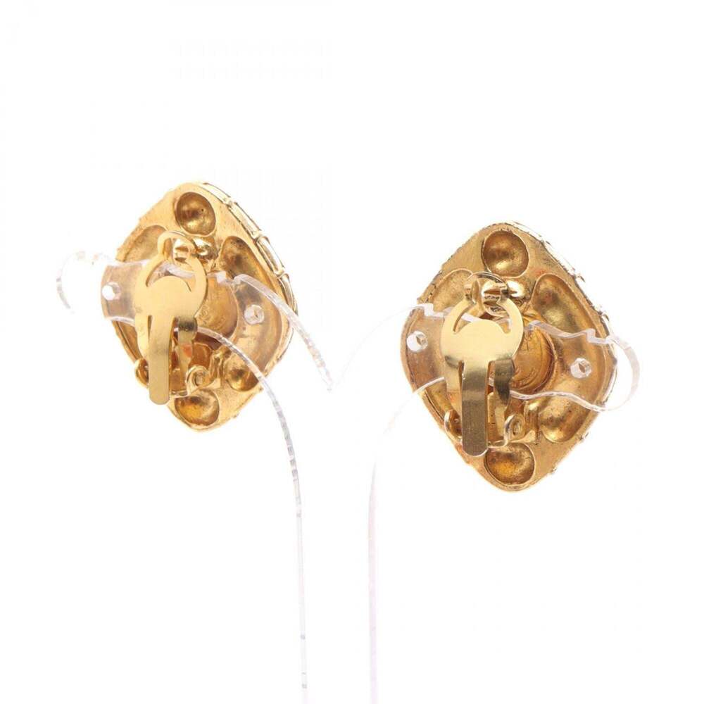 CHANEL White Earrings - Picture 2 of 6